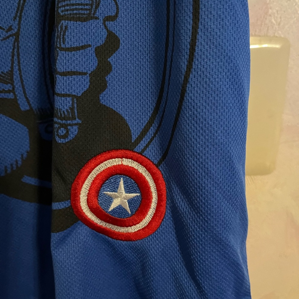 Captain America super soldier jersey  size medium - Picture 2 of 4